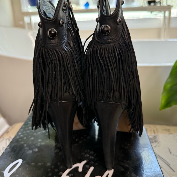 Sam Edelman black leather fringed stiletto platform ankle boots. Size 9 - Picture 5 of 11